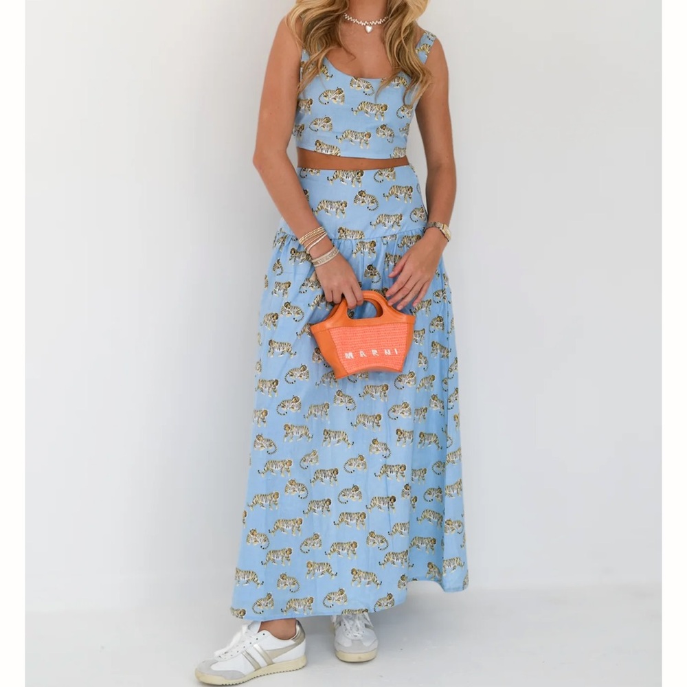 Fancy SIENNA MAXI SKIRT SET - BABY BLUE TIGER
M16